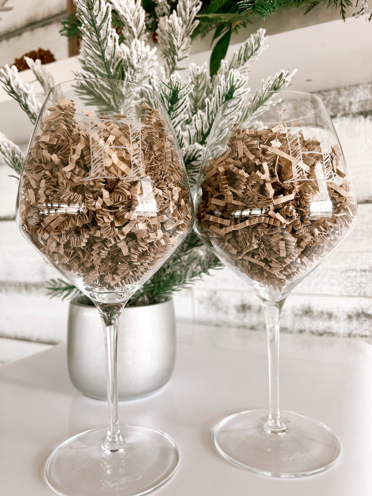 Etched Burgundy 27oz Wine Glass